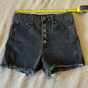 BLACK GAP EXPOSED BUTTON FRONT JEAN SHORTS